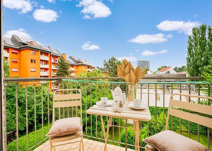 Modernes City-apartment In Apartamento